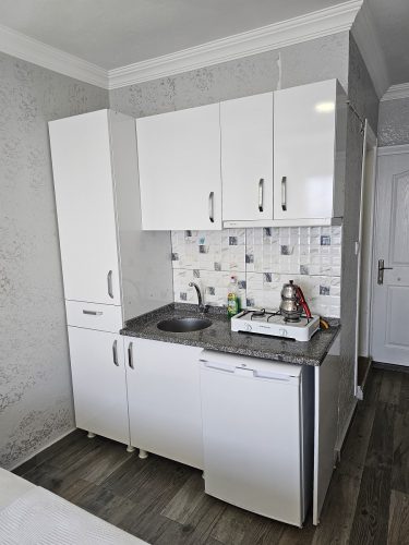 kumbag-pansiyon-2-kisilik-deniz-manzarali-odalar-202-302-402-3